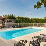 Garden & Clermont-ferrand - 3*